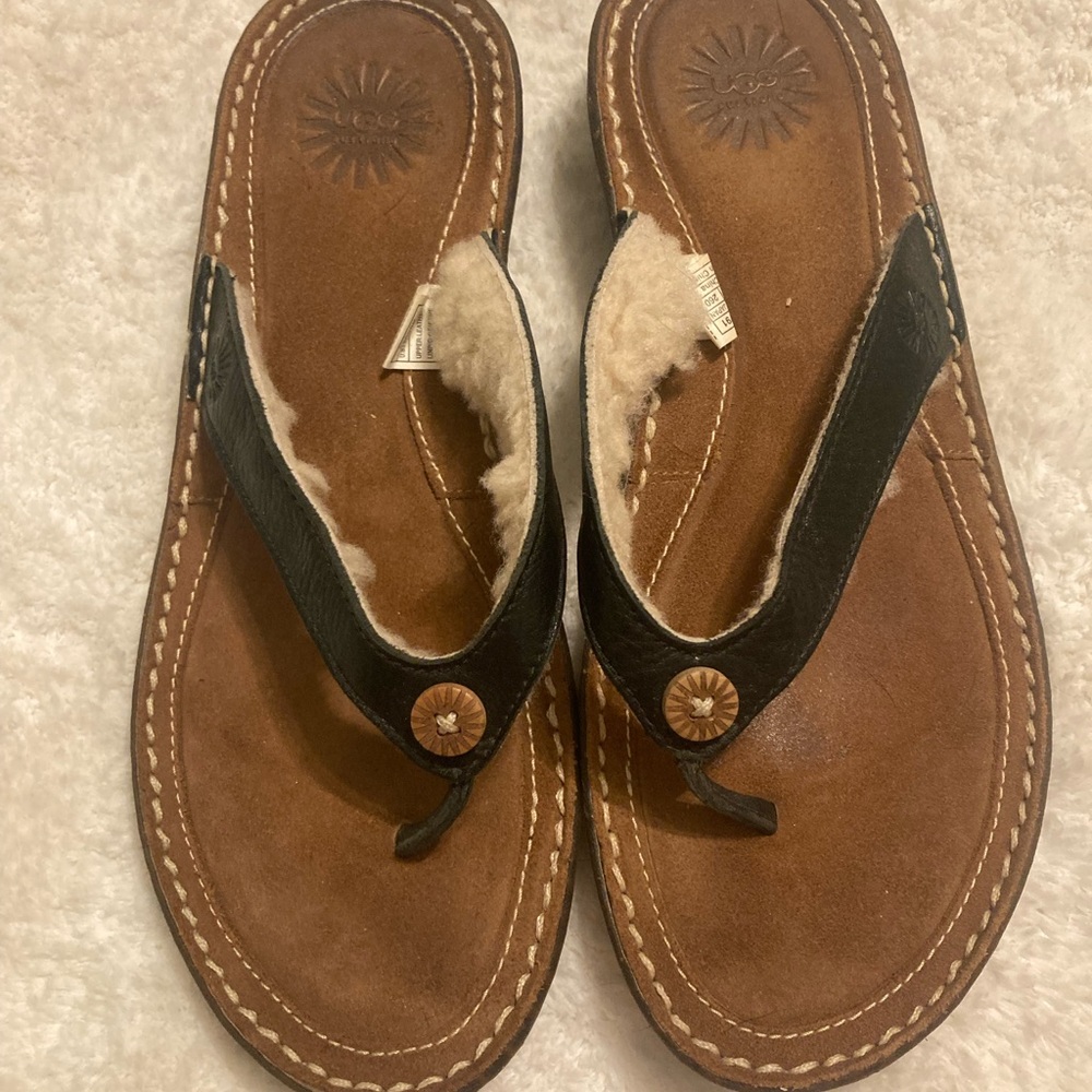 UGG Women's Tan and Black Sandals with Sherpa lining size 9